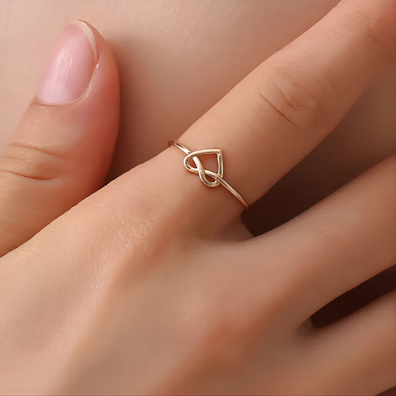 AMORE INTRICATO